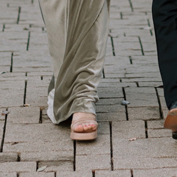 Jenny Yoo Ryland V-Neck Long-Sleeve Open-Back Stretch Velvet Gown Size 8 - Picture 8 of 9